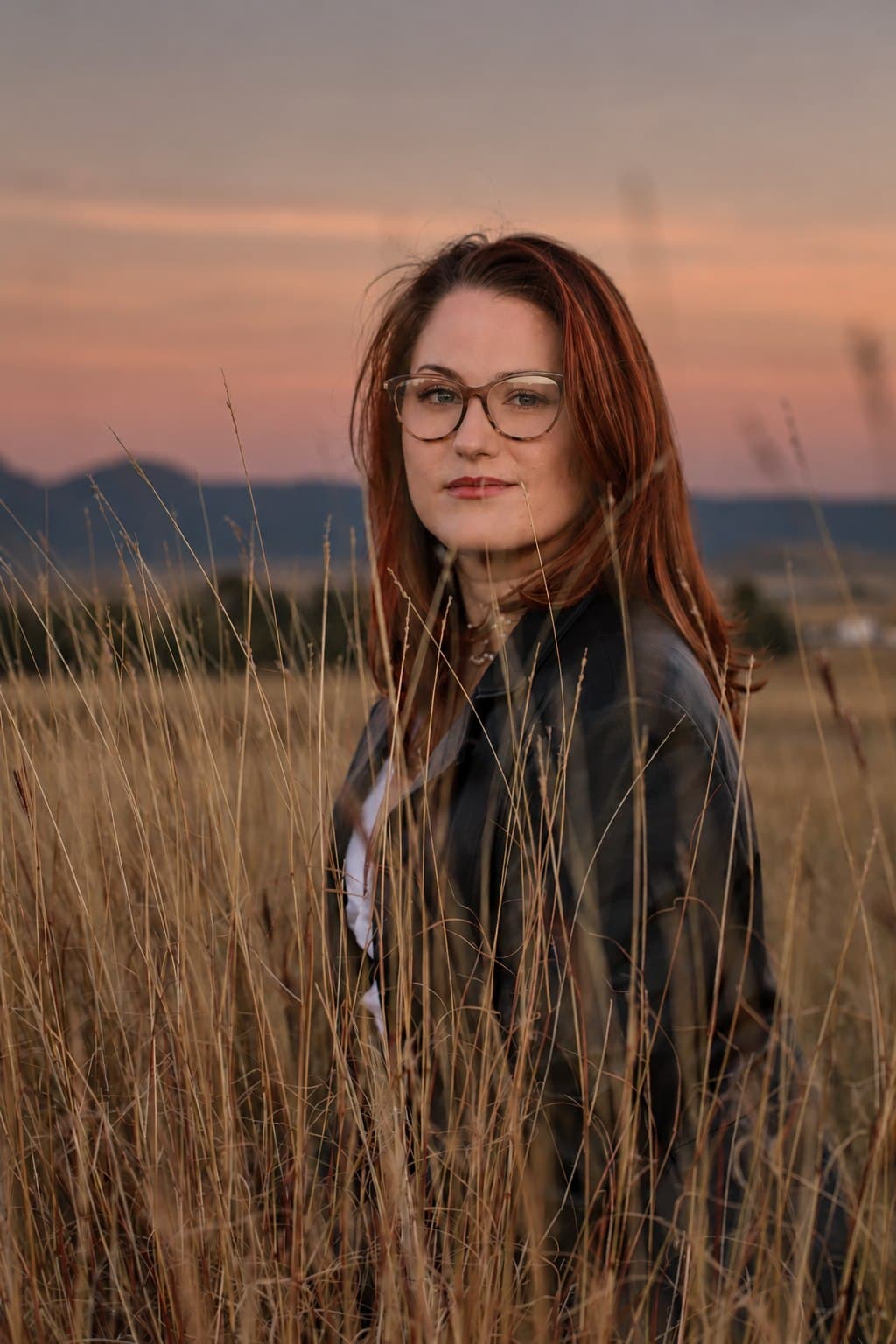 Stephanie, the writer, cook, and songwriter behind Ode to Oakleaf
